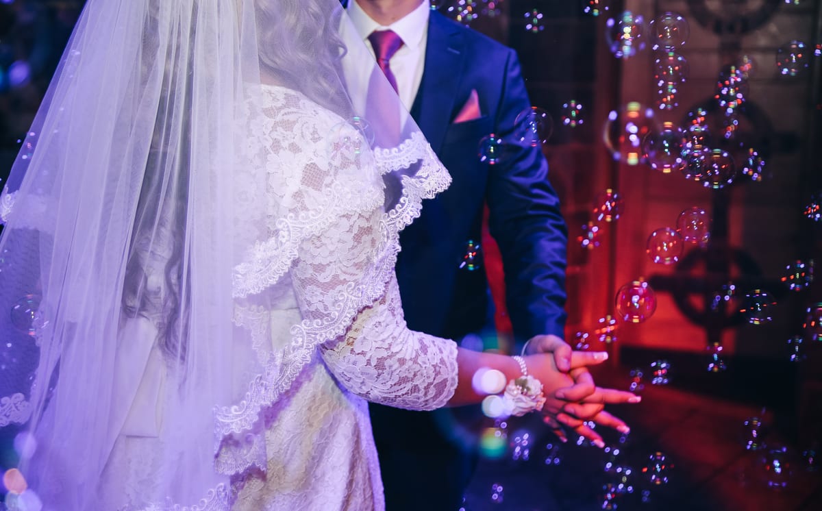 Bubble Machine hire — bride and groom dancing in a shower of bubbles | Panda Party Hire Hire bubble machine — bride and groom dancing in a shower of bubbles for parties and events in Johannesburg, Sandton and Randburg