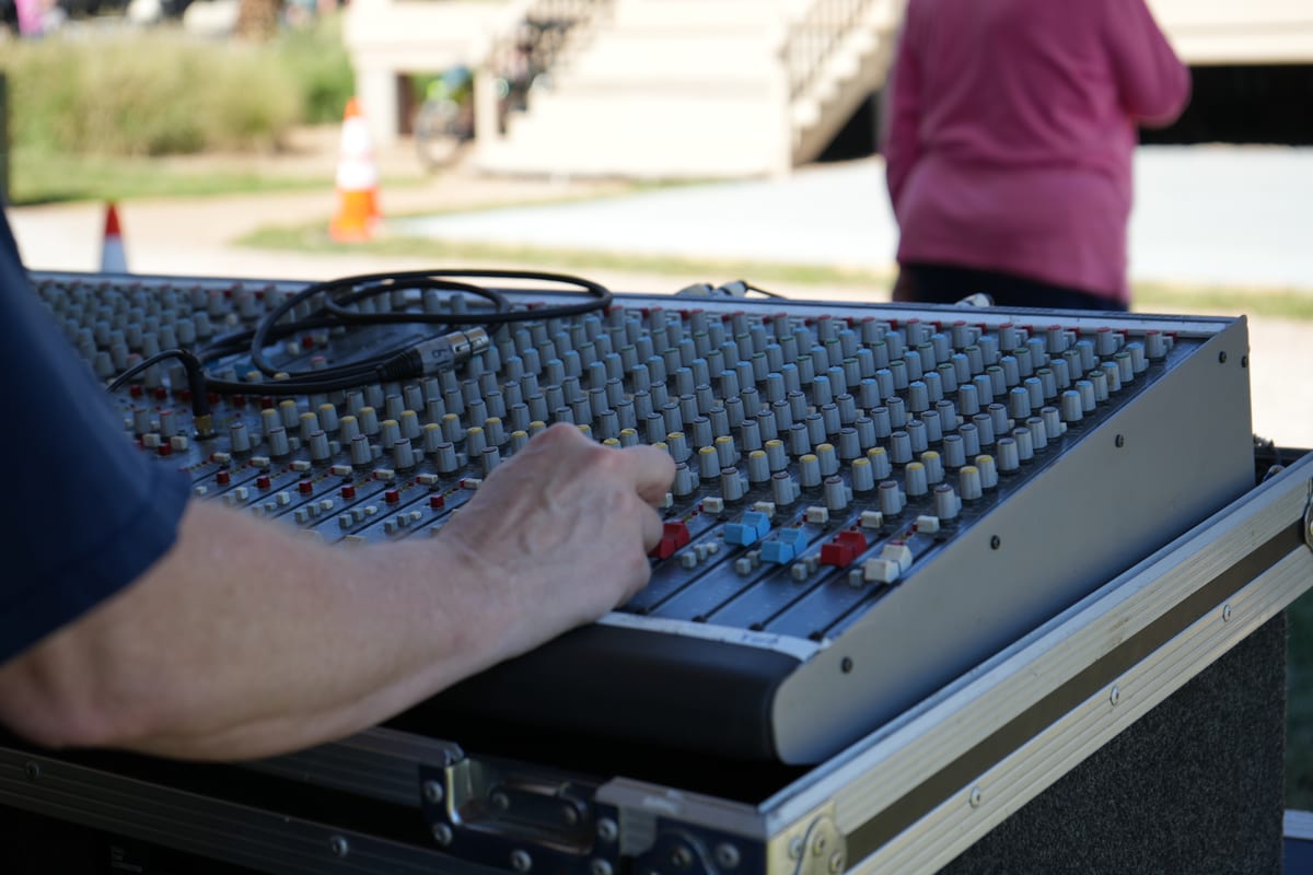 Sound System hire — sound equipment | Panda Party Hire Hire sound system — sound equipment for parties and events in Johannesburg, Sandton and Randburg